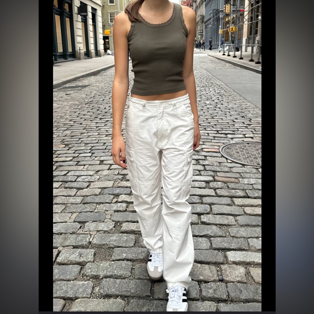Brandy Melville Women's/Junior's White Jemma Cargo Pants Size M/L